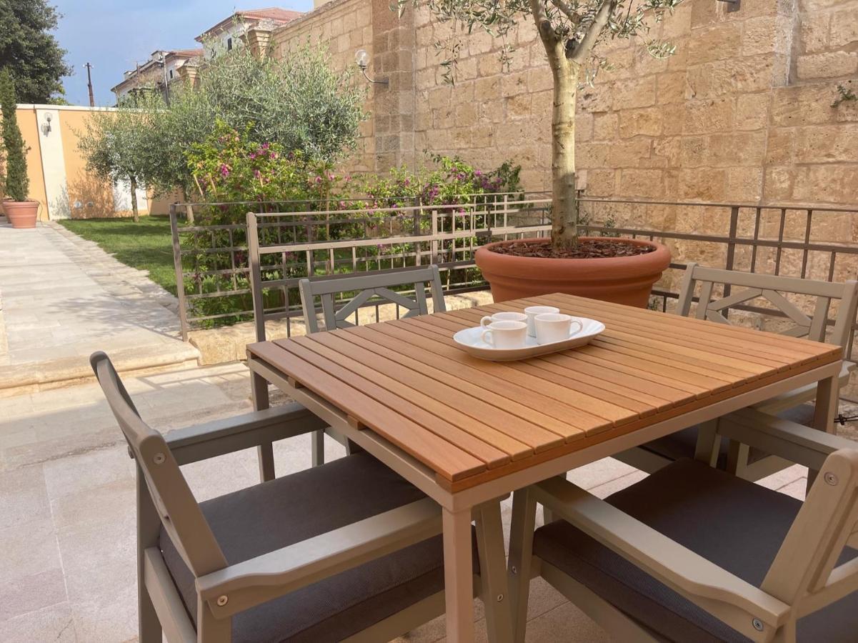 Hotel Palazzo Pitagora Taranto Esterno foto