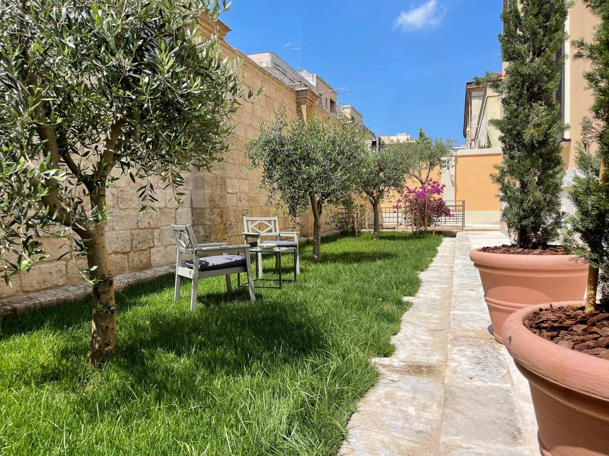 Hotel Palazzo Pitagora Taranto Esterno foto