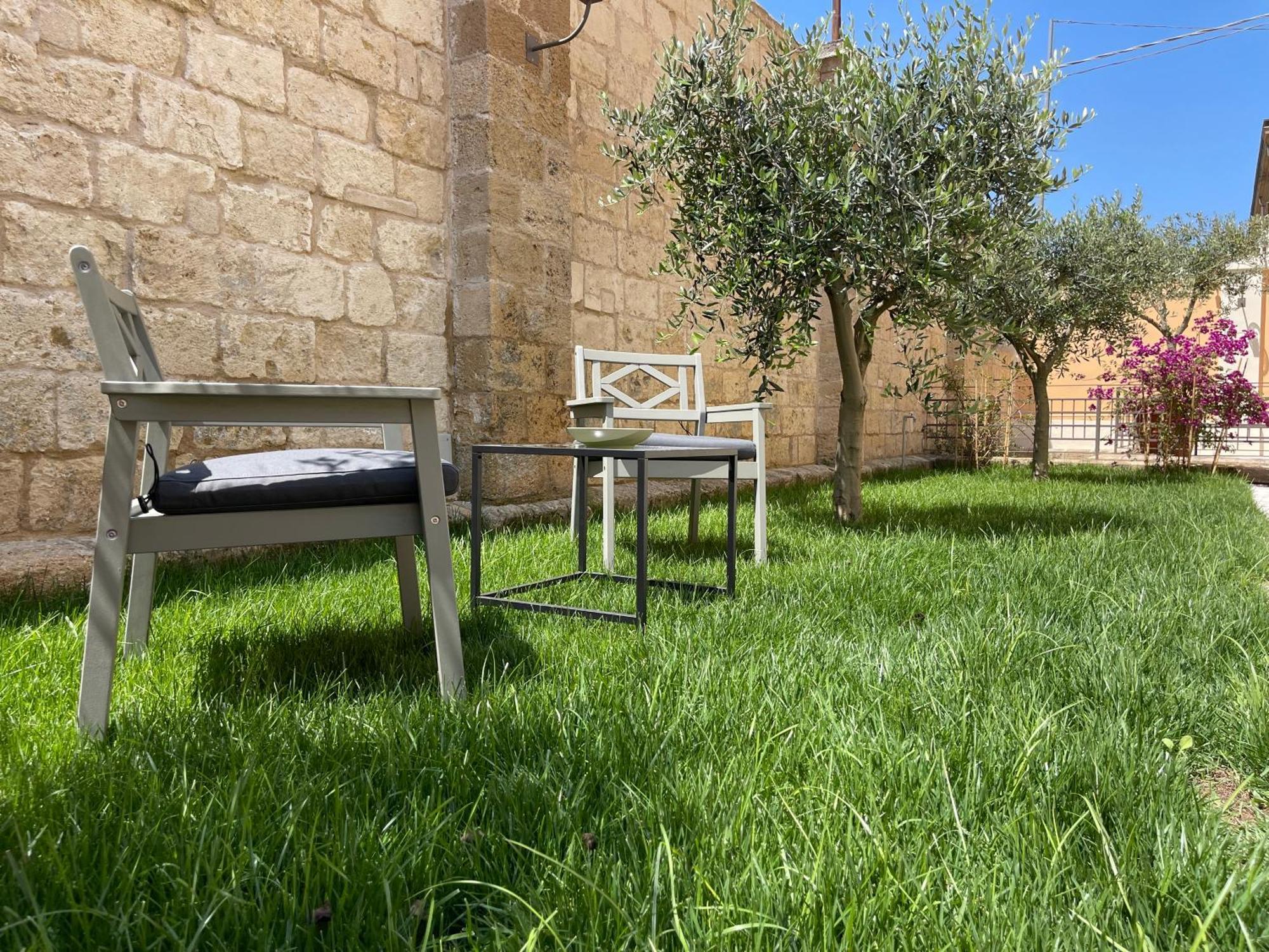 Hotel Palazzo Pitagora Taranto Esterno foto